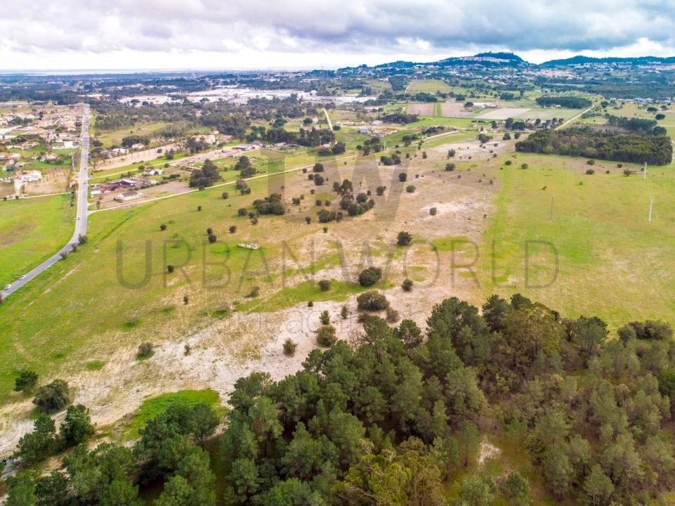Terreno Comércio / Armazém para Venda em Sado Foto 1