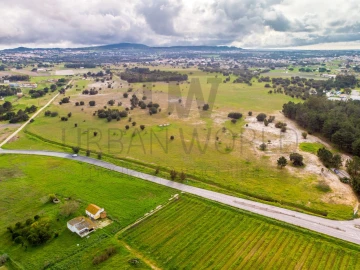 Terreno Comércio / Armazém para Venda em Sado