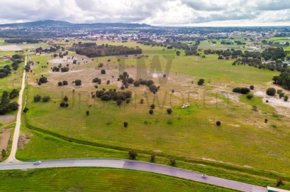 Terreno Comércio / Armazém para Venda em Sado