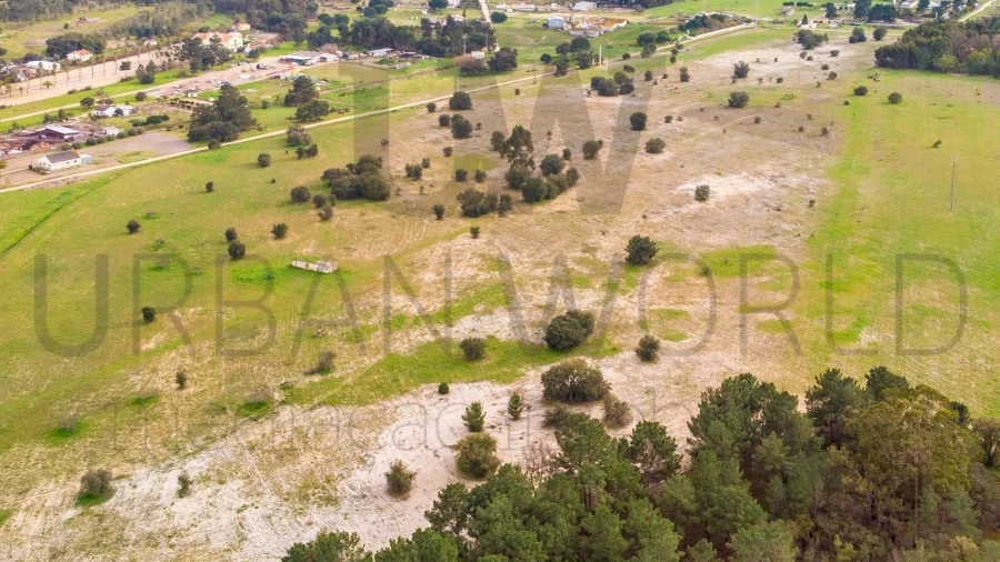 Terreno Comércio / Armazém para Venda em Sado
