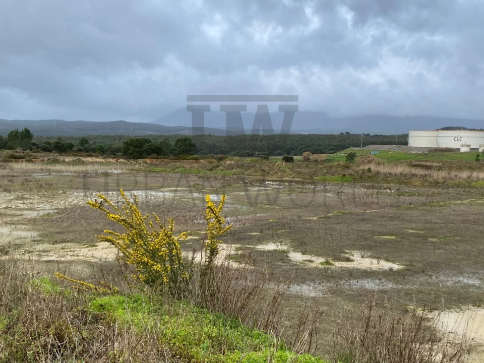Terreno Comércio / Armazém para Venda em Aveiras de Cima Foto 9