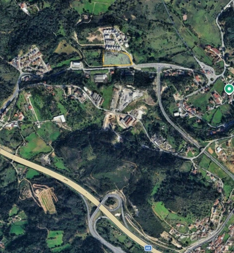 Terreno Comércio / Armazém para Venda em Venda do Pinheiro e Santo Estêvão das Galés