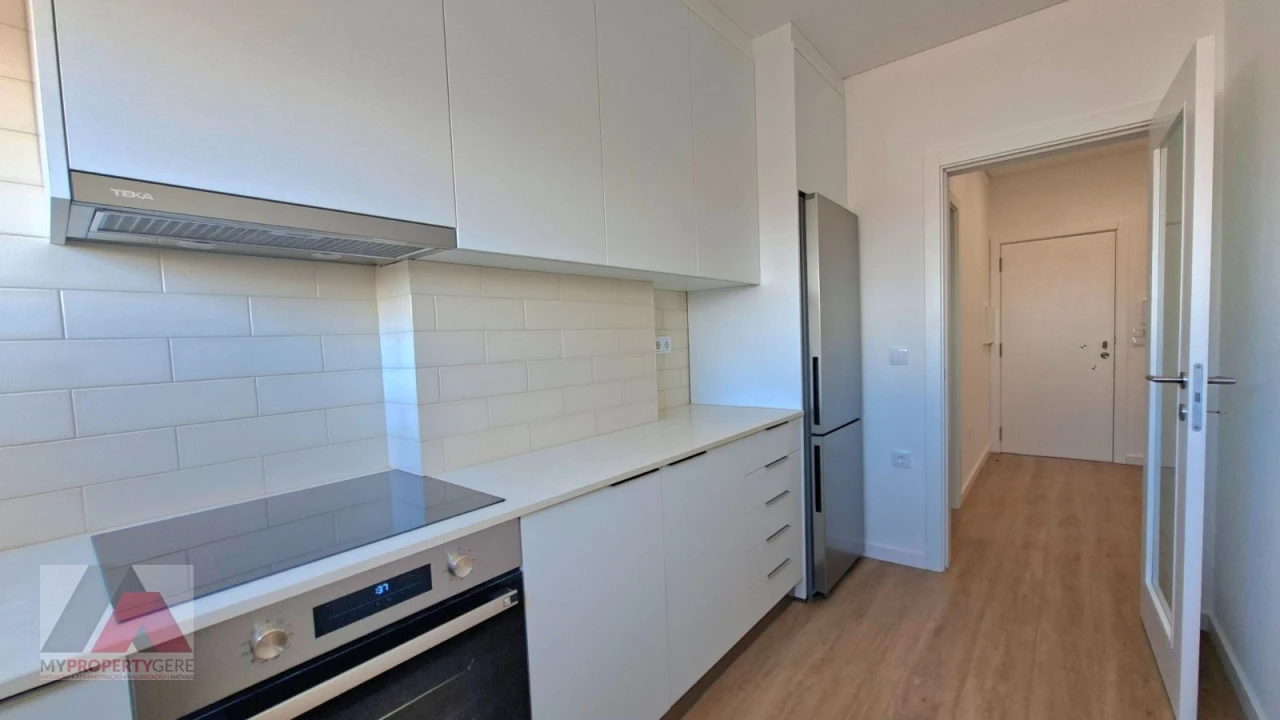 Apartamento T2 para Arrendamento em Silveira Foto 2