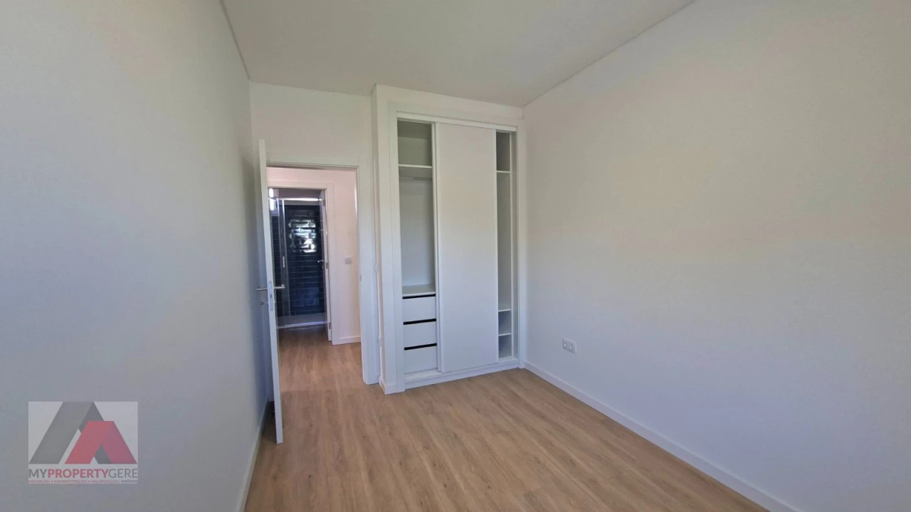 Apartamento T2 para Arrendamento em Silveira Foto 11