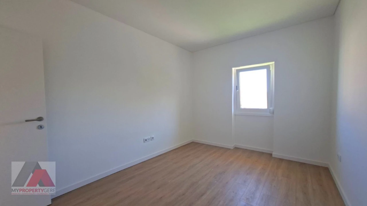 Apartamento T2 para Arrendamento em Silveira Foto 13