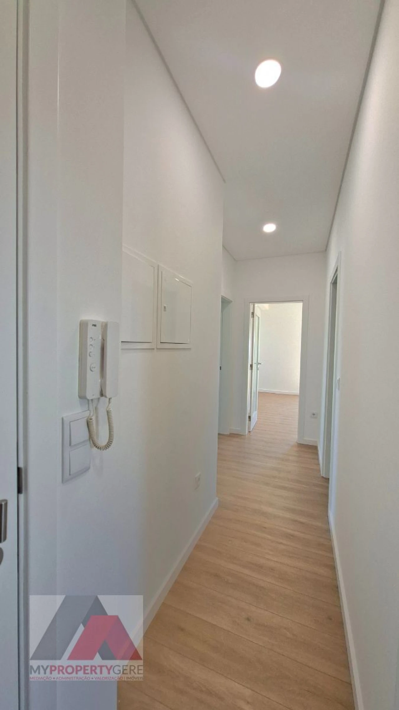 Apartamento T2 para Arrendamento em Silveira Foto 19