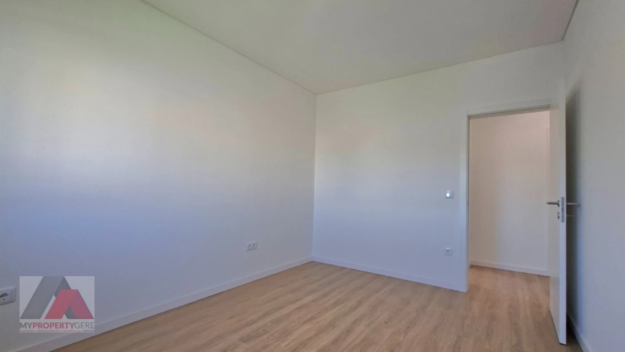 Apartamento T2 para Arrendamento em Silveira Foto 21
