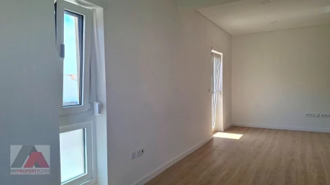 Apartamento T2 para Arrendamento em Silveira