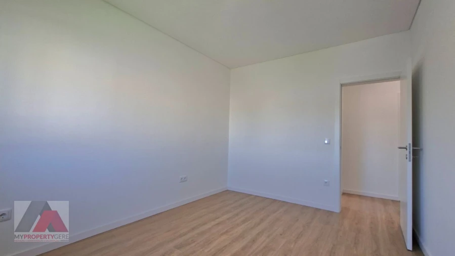 Apartamento T2 para Arrendamento em Silveira Foto 21