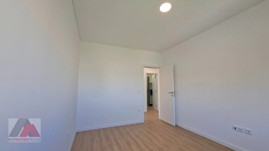 Apartamento T2 para Arrendamento em Silveira Foto 22