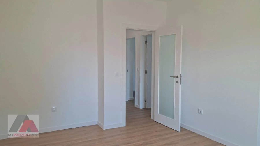 Apartamento T2 para Arrendamento em Silveira Foto 24