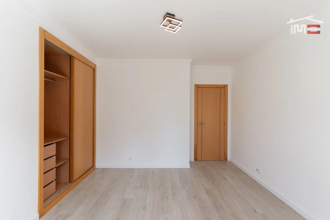 Apartamento T1 para Venda em Fatima Foto 6