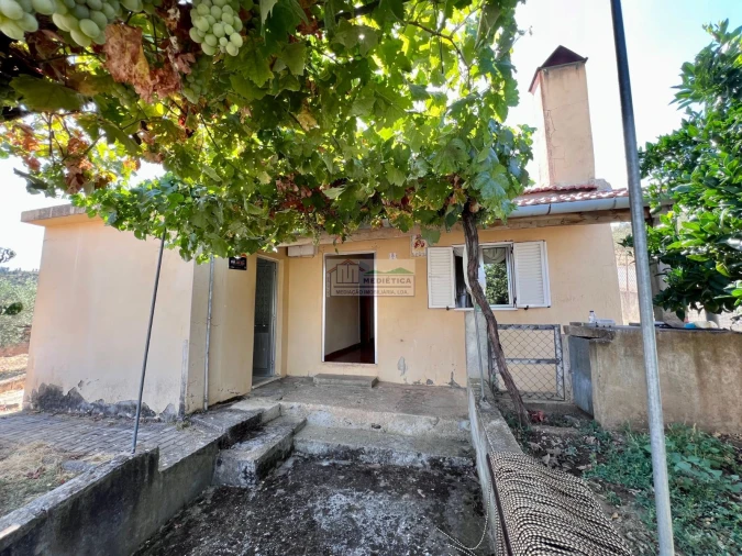Moradia T4 para Venda em Ferradosa e Sendim da Serra Foto 3
