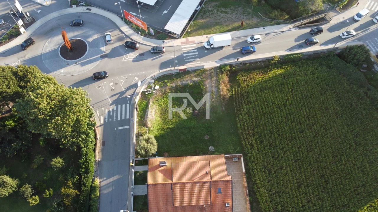 Terreno para Venda em Valongo Foto 1