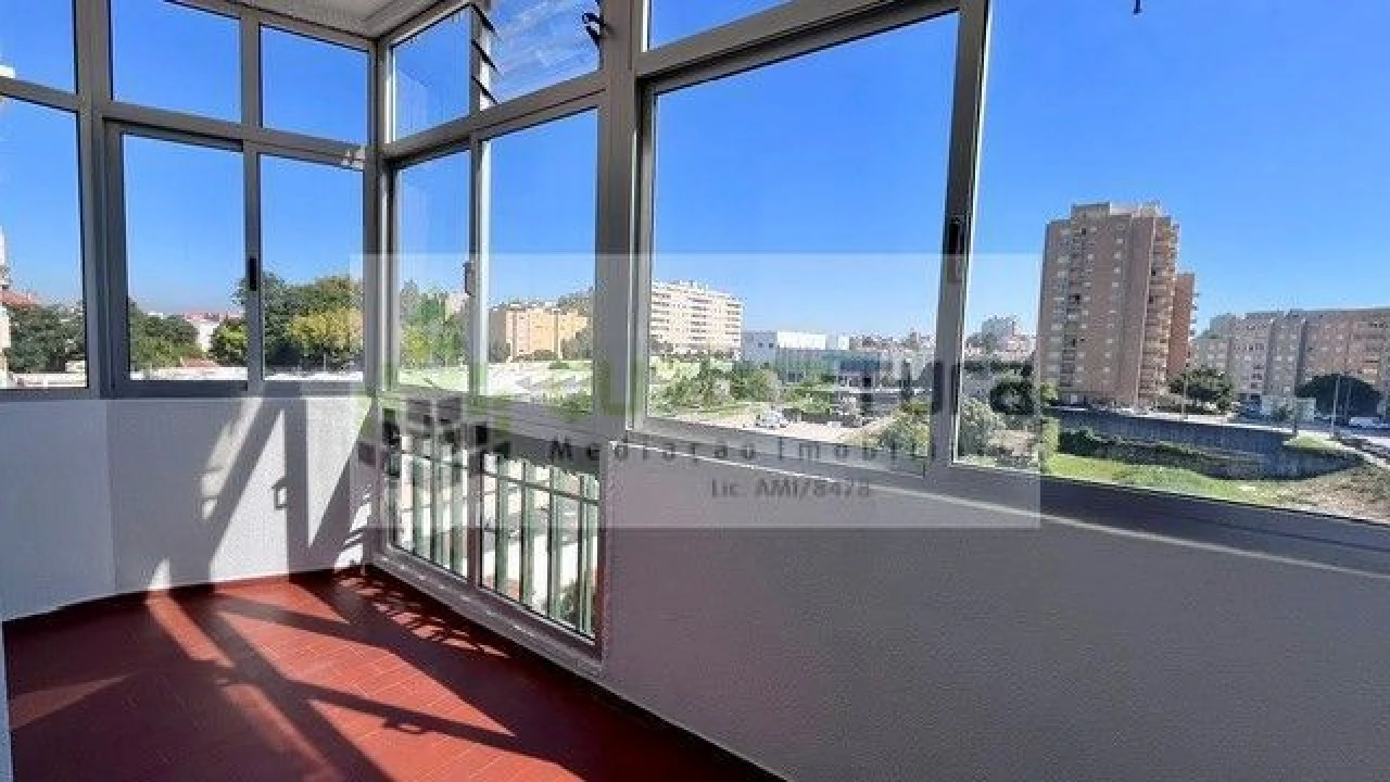 Apartamento T2 para Venda em Cedofeita, Santo Ildefonso, Sé, Miragaia, São Nicolau e Vitória Foto 3