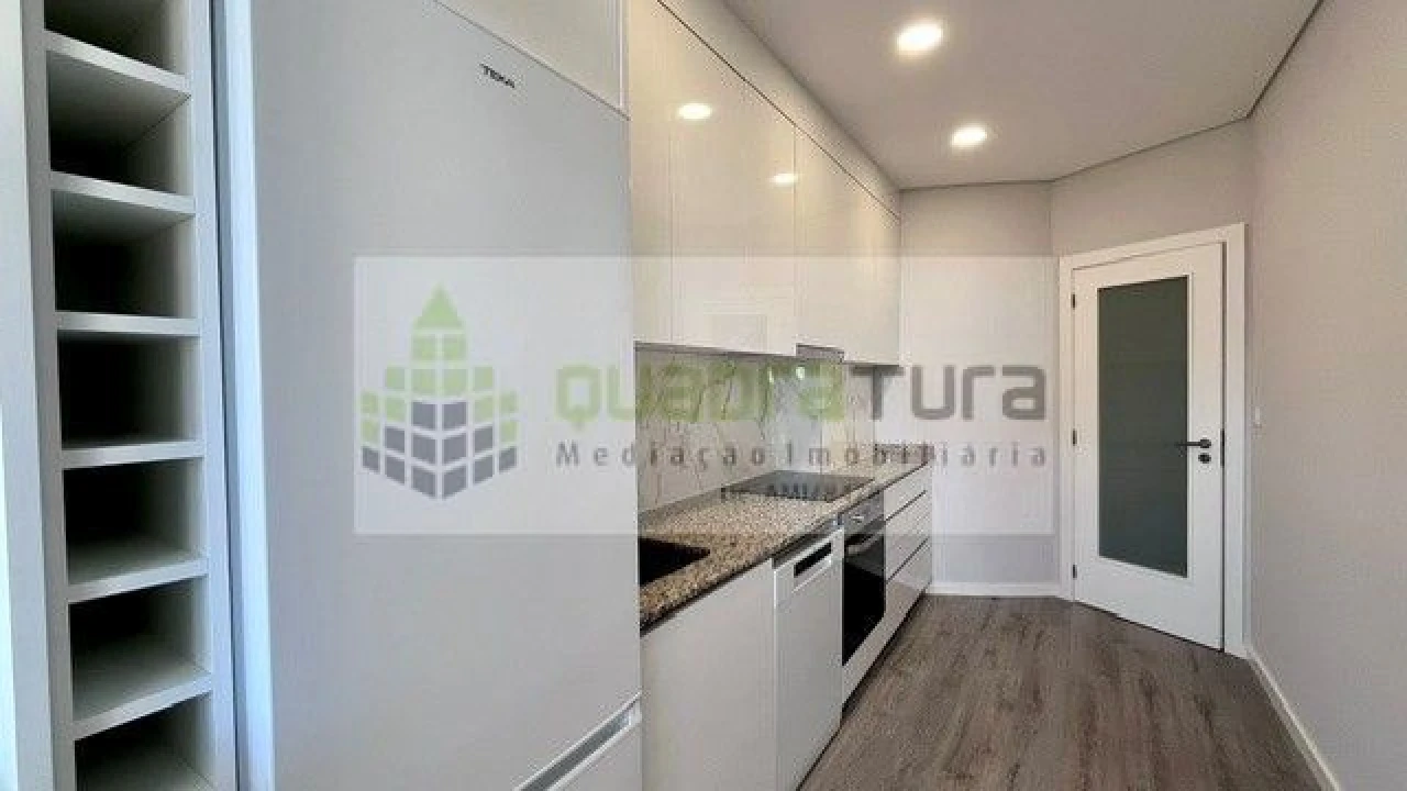 Apartamento T2 para Venda em Cedofeita, Santo Ildefonso, Sé, Miragaia, São Nicolau e Vitória Foto 7