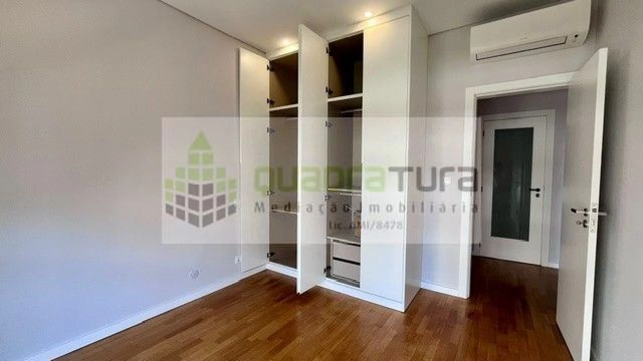 Apartamento T2 para Venda em Cedofeita, Santo Ildefonso, Sé, Miragaia, São Nicolau e Vitória Foto 12