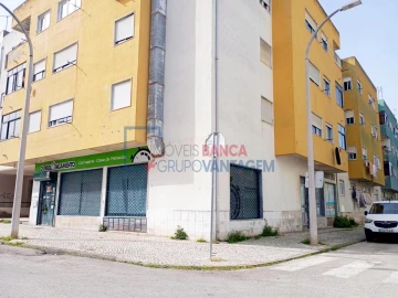 Loja para Venda em Baixa da Banheira e Vale da Amoreira