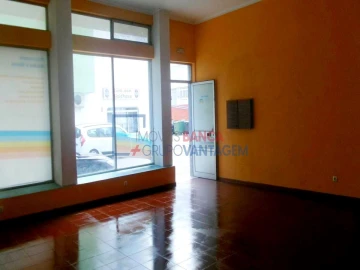 Loja para Venda em Baixa da Banheira e Vale da Amoreira