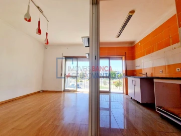 Apartamento T1 para Venda em Baixa da Banheira e Vale da Amoreira