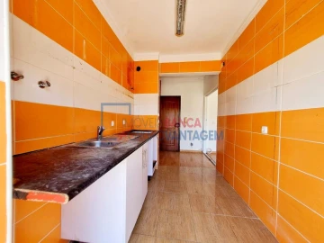 Apartamento T1 para Venda em Baixa da Banheira e Vale da Amoreira