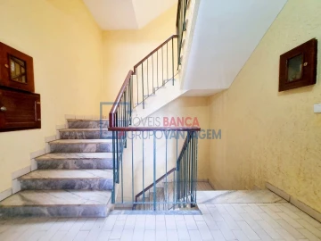 Apartamento T1 para Venda em Baixa da Banheira e Vale da Amoreira