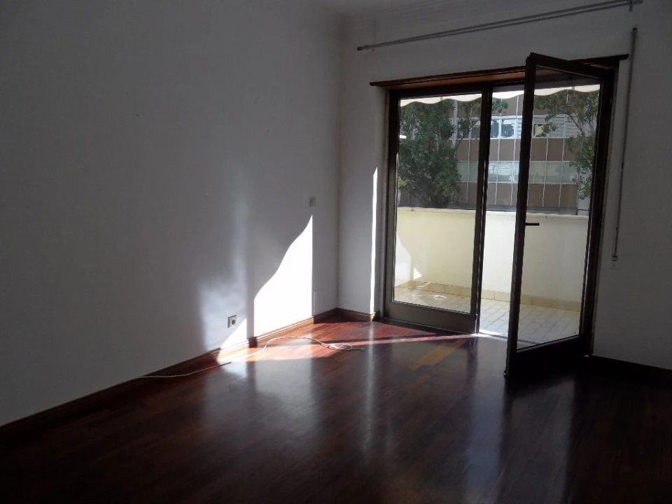 Apartamento T1 para Venda em Benfica Foto 5