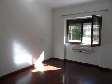 Apartamento T1 para Venda em Benfica