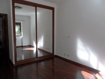 Apartamento T1 para Venda em Benfica