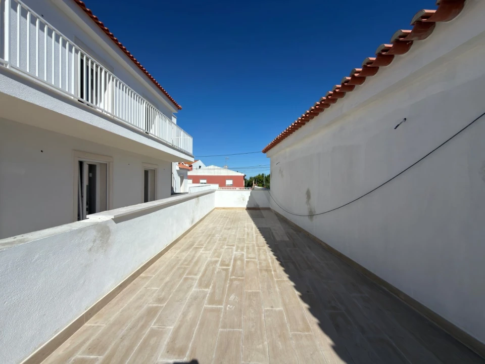 Apartamento T2 para Venda em Alcabideche Foto 3