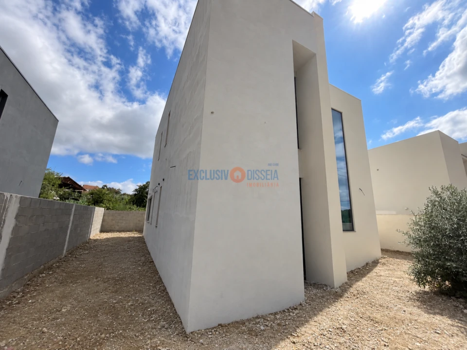 Moradia T3 para Venda em Aguada de Cima Foto 2