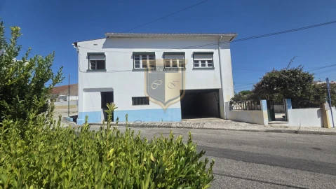 Moradia T4 para Venda em Cadaval e Pêro Moniz