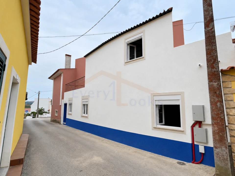 Moradia T2 para Venda em Peral Foto 13