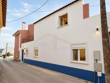 Moradia T2 para Venda em Peral