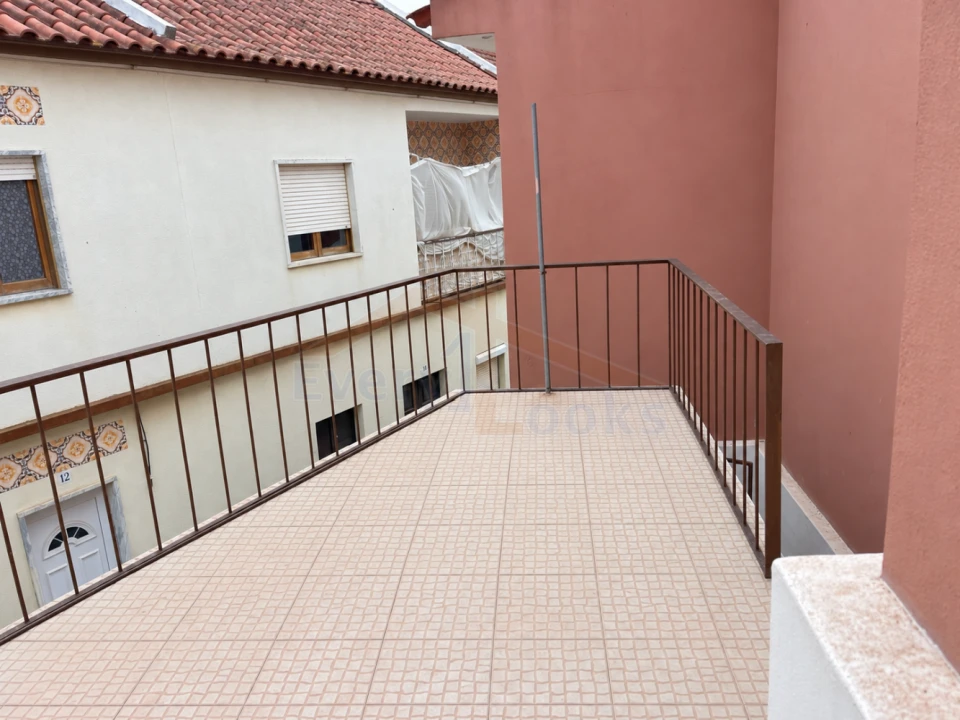 Moradia T2 para Venda em Peral Foto 3