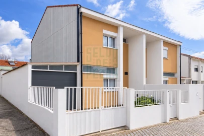 Moradia T2 para Venda em Mafamude e Vilar do Paraíso
