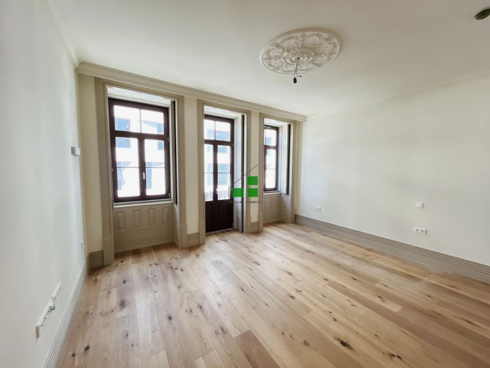 Apartamento para Venda em Cedofeita, Santo Ildefonso, Sé, Miragaia, São Nicolau e Vitória Foto 2