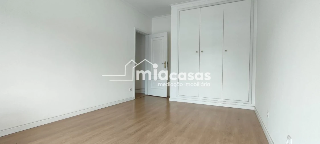 Apartamento T3 para Venda em Oliveira do Bairro Foto 7