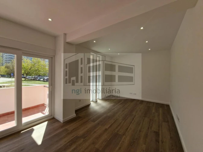Apartamento T4 para Venda em Olivais Foto 23