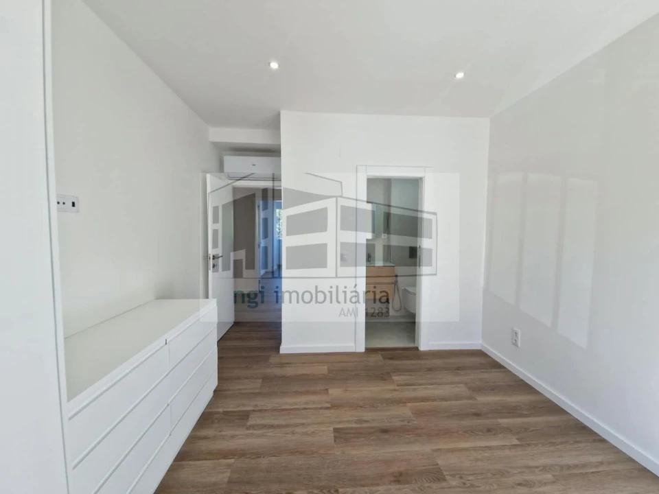 Apartamento T4 para Venda em Olivais Foto 11