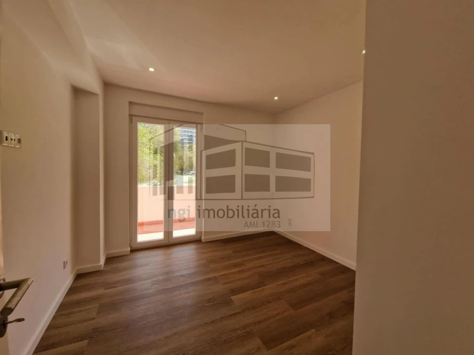 Apartamento T4 para Venda em Olivais Foto 16