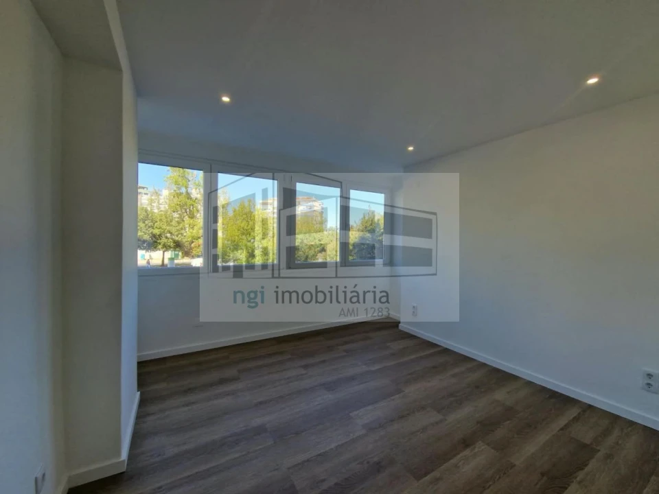 Apartamento T4 para Venda em Olivais Foto 9