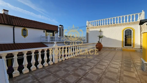Moradia T6 para Venda em Esgueira