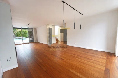 Moradia T3 para Venda em Água Longa