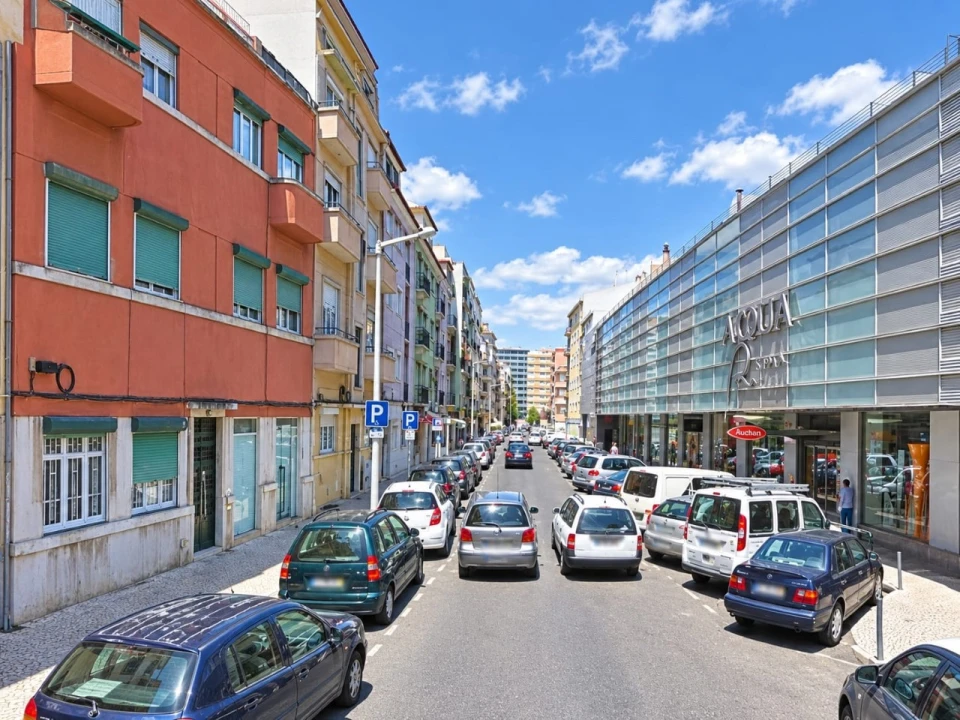 Apartamento T3 para Venda em Areeiro Foto 1