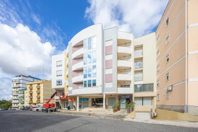 Apartamento T3 para Venda em Carregado e Cadafais