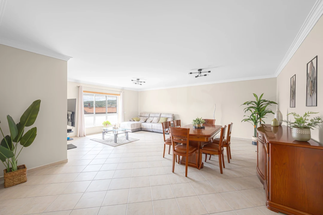 Apartamento T3 para Venda em Carregado e Cadafais Foto 1
