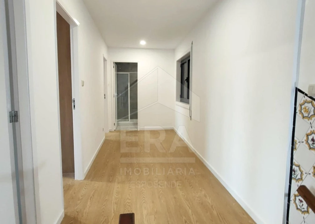 Moradia T4 para Venda em Darque Foto 8