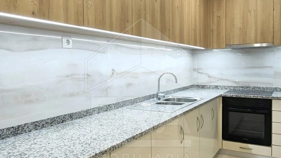Moradia T4 para Venda em Darque
