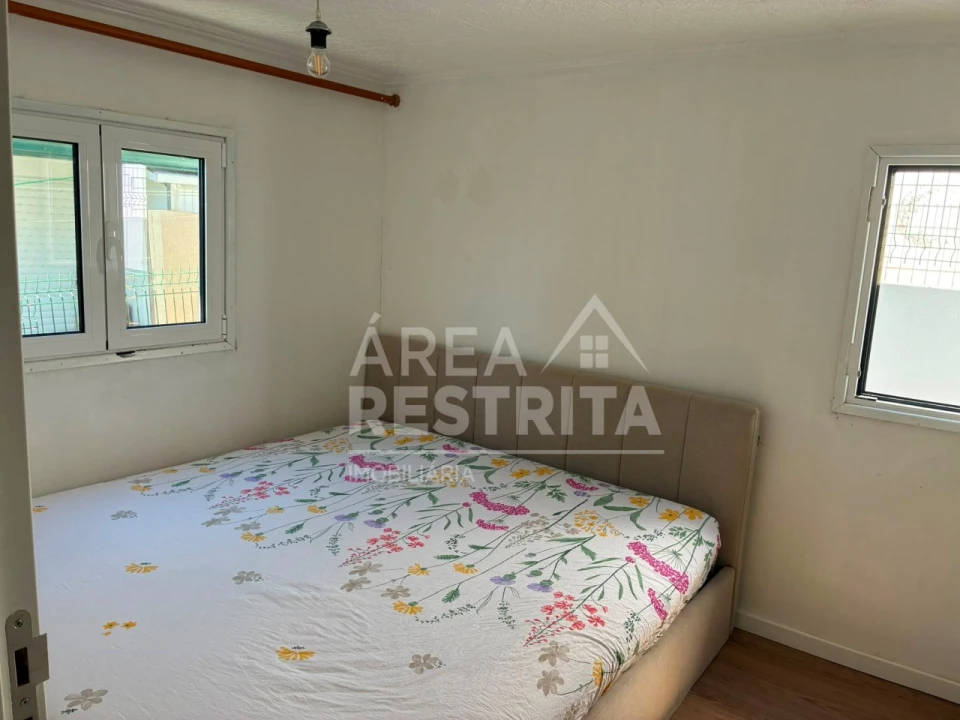 Moradia T2 para Venda em Fernao Ferro Foto 23